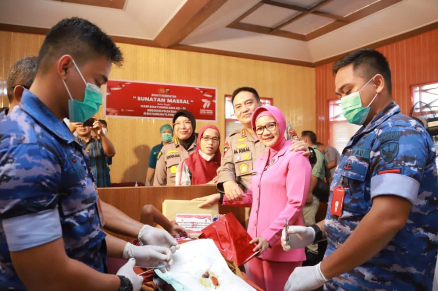 Menyambut Hari Bhayangkara ke-77, Polda Riau Laksanakan Sunnat Massal Sebagai Wujud Peduli Sesama