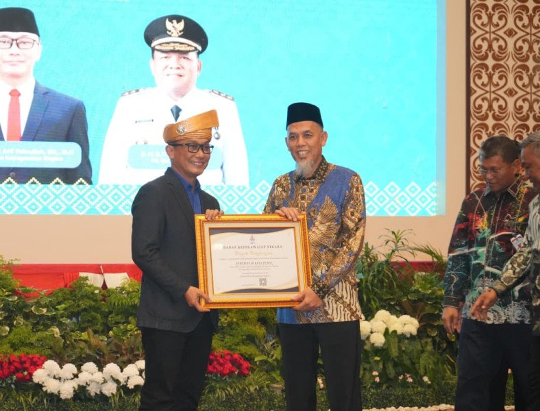 Wali Kota Dumai H. Paisal Terima Penghargaan BKN RI atas Persetujuan Penerapan Manajemen Talenta ASN