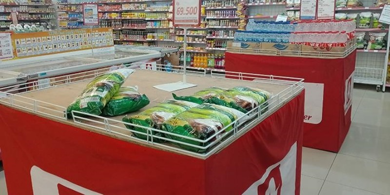 Masyarakat Keluhkan Beras Langka di Alfamart dan Indomaret