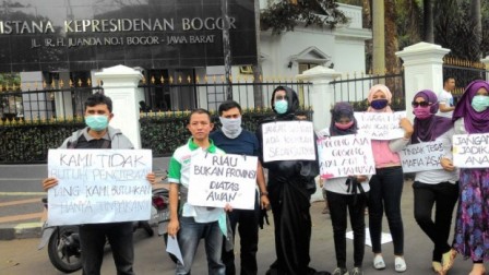 Tuntut Penyelesaian Kabut Asap, Mahasiswa Riau Unjuk Rasa di Istana Bogor