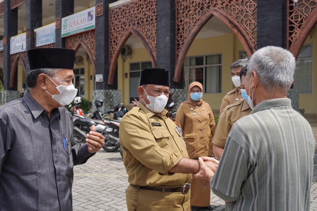 Percepatan Vaksinasi, Sekda Tinjau Vaksinasi Terhadap Lansia. 
