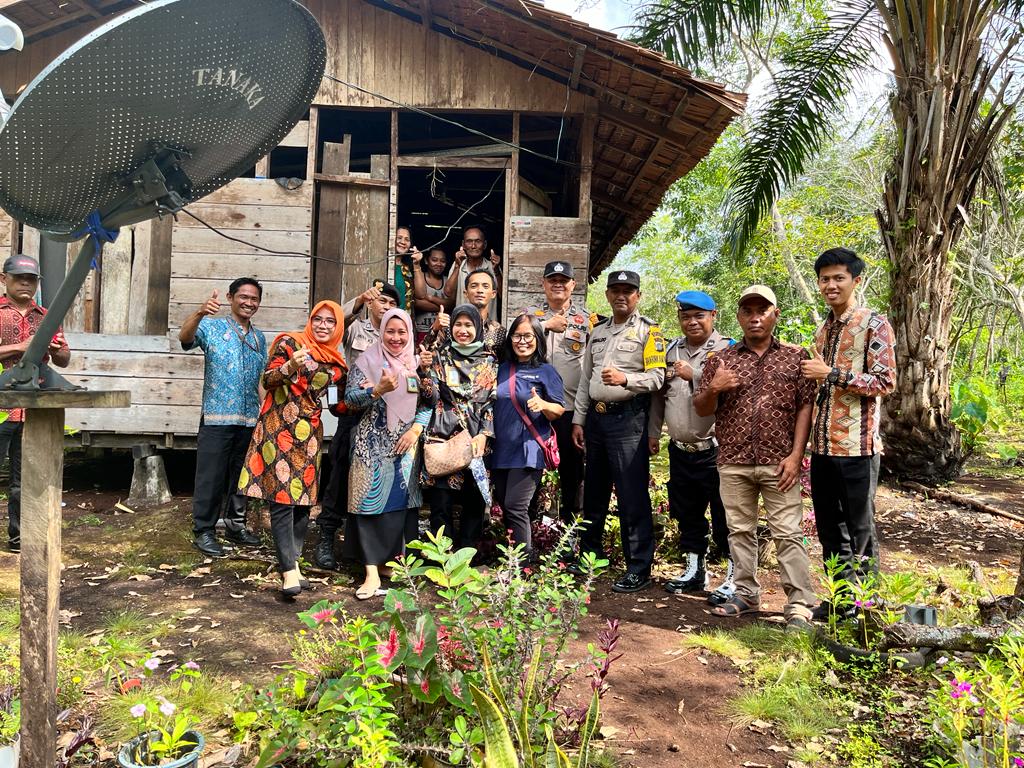 Giat Sobat, Polsek Merbau Bantu Asupan Gizi kepada Dua Balita Stunting di Mekarsari
