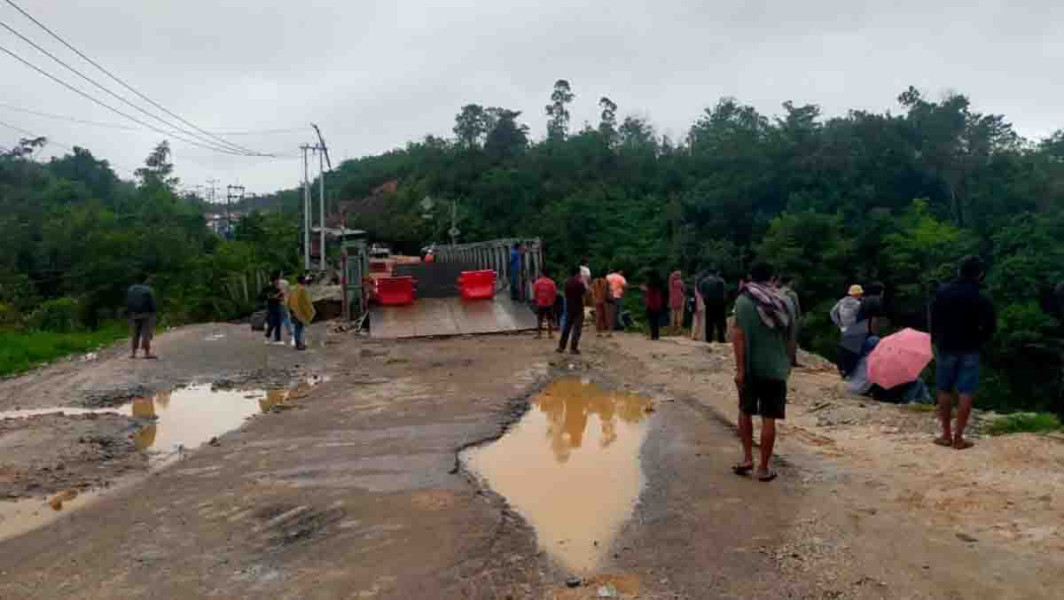 Fokus Perbaikan, Jalan Lintas Riau - Sumbar di Kampar Ditutup Total