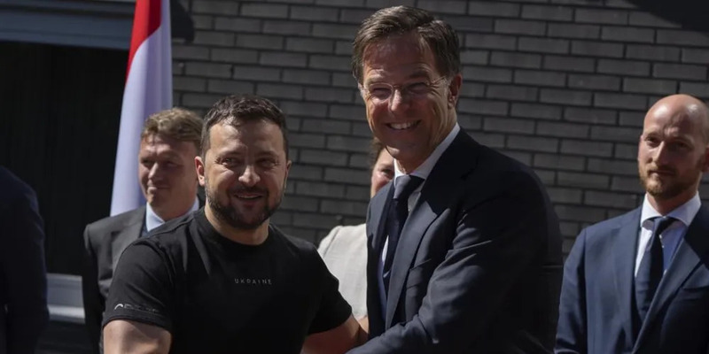 Kunjungi Belanda, Zelensky Ingin Pastikan Jet Tempur F-16 Benar-benar Dikirim