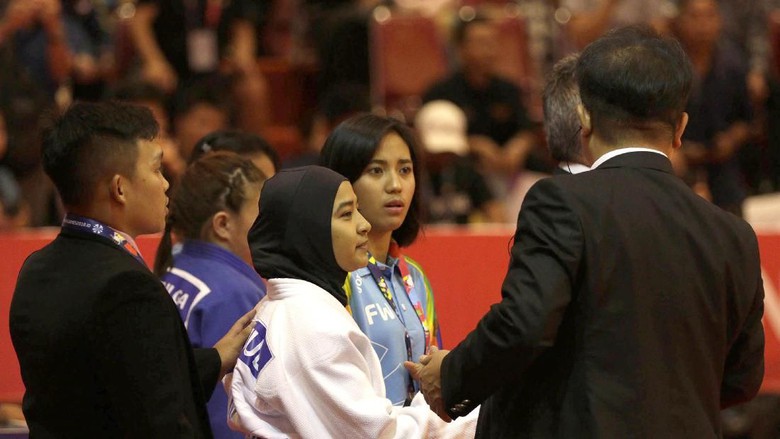 MUI Prihatin Judoka Indonesia Batal Tanding karena Pakai Jilbab