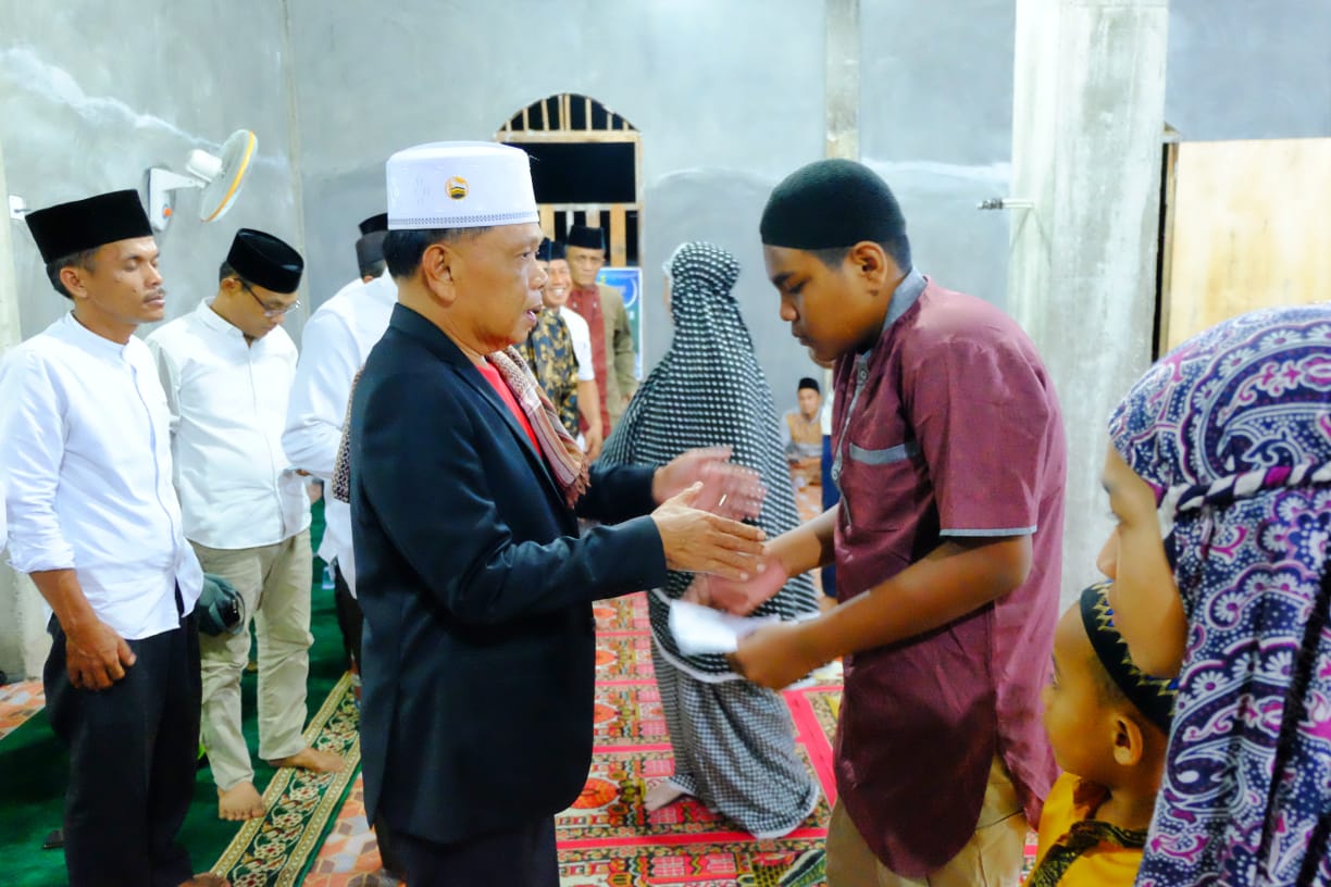 Wakil Bupati Meranti H.Asmar Santuni Anak Yatim