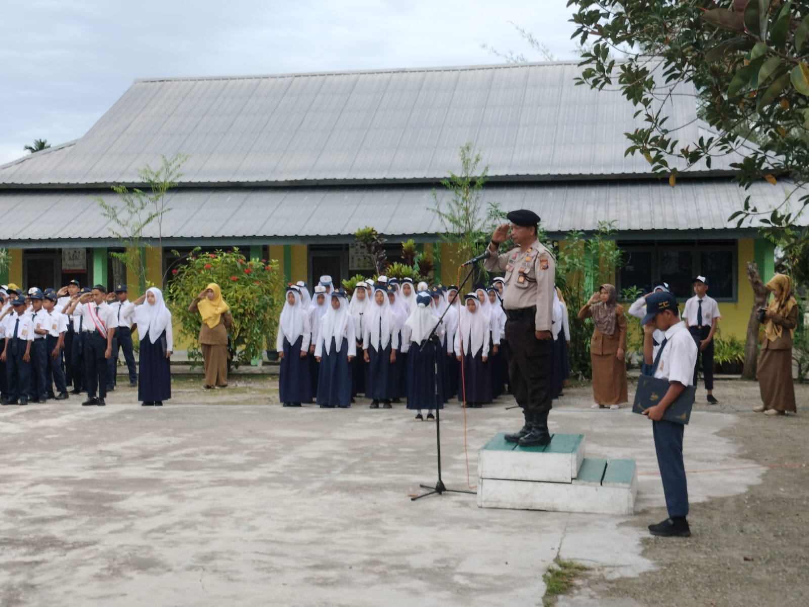 Jadi Irup Apel Senin, Pju dan Polsek Jajaran Polres Meranti Sampaikan Pesan Tertib Berlalulintas