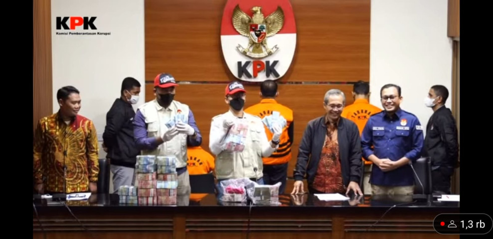 Bupati Meranti Bersama Kepala BPKAD Bersama Auditor BPK Riau Di Tetapkan Tersangka KPK