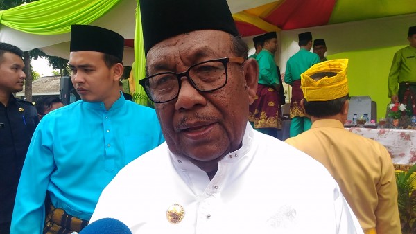 Wan Thamrin Hasyim Hanya Tertawa Tanggapi Soal Kasus Perusakan Baliho Demokrat di Pekanbaru