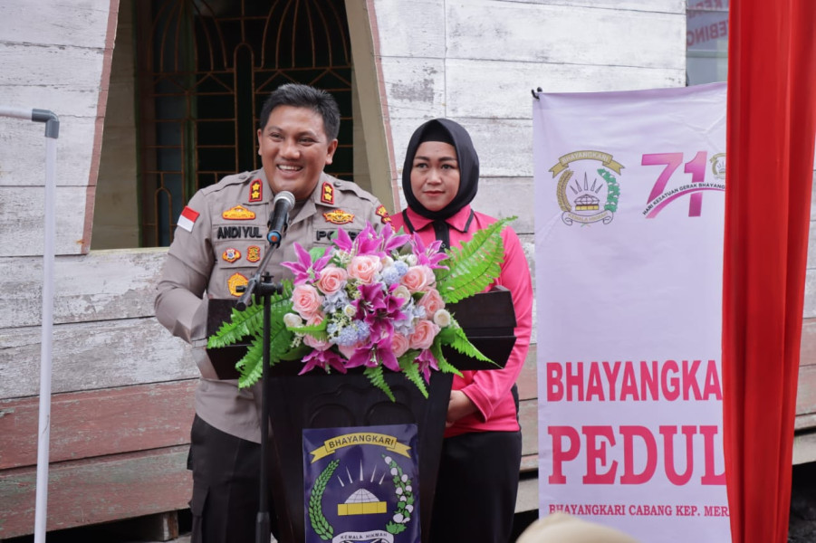 Lakukan Peletakan Batu Pertama Pembangunan Sarana Kebersihan MCK dan Renovasi Musholla Al Barkah Desa Alahair