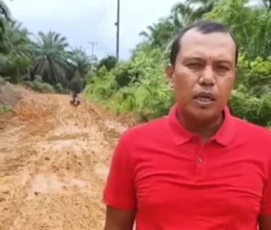 Jalan Rusak Parah di Rokan Hulu Kelmi: Menyulitkan Akses Masyarakat