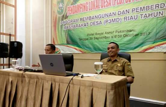Kades Paritbaru Kampar Menjadi Pemateri Program Bimtek PLD Provinsi Riau