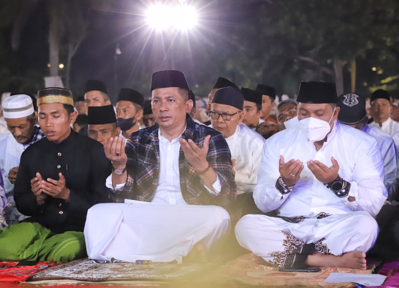 Ratusan ASN dan Masyarakat Hadiri Tabligh Akbar di Halaman Kantor Bupati