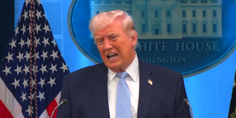 Trump Tunda Serangan, Iran Diberi Waktu Dua Pekan
