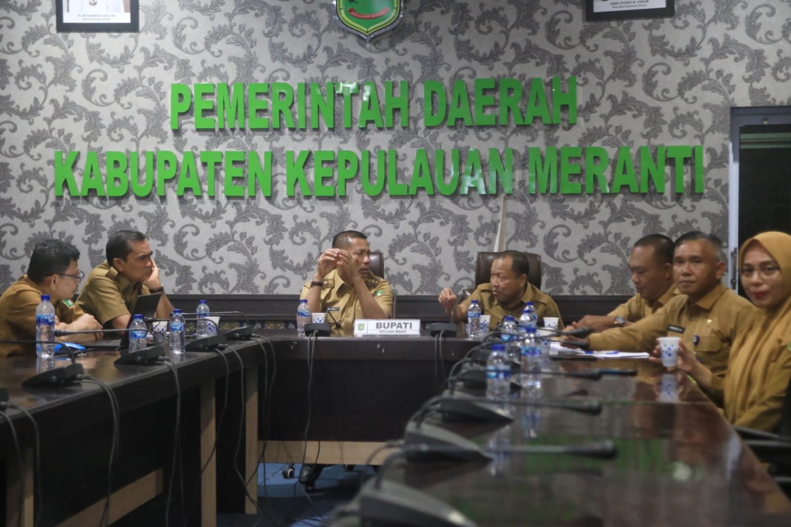 Dipimpin Presiden Joko Widodo, Bupati Muhammad Adil ikuti Rapat Pengendalian Inflasi secara virtual.