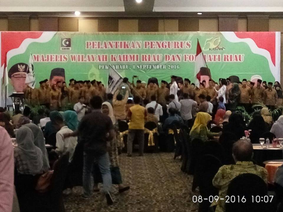 Dilantik Viva Yoga Mauladi, Sejumlah Politisi dan Bos Media Masuk Kepengurusan KAHMI Riau 2016-2021