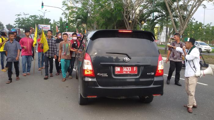 Terlibat Korupsi, Mahasiswa Tuntut Kadisdikbud Nasrul Ditangkap