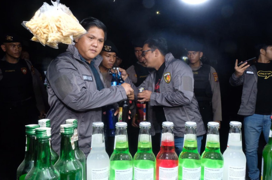 Polda Riau Berhasil Amankan 370 Botol Miras dalam Operasi KRYD Menjelang Ramadhan