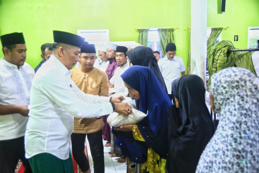 Bupati HM Adil Buka Bersama dan Sholat Berjama'ah di Beran Tebing Tinggi,