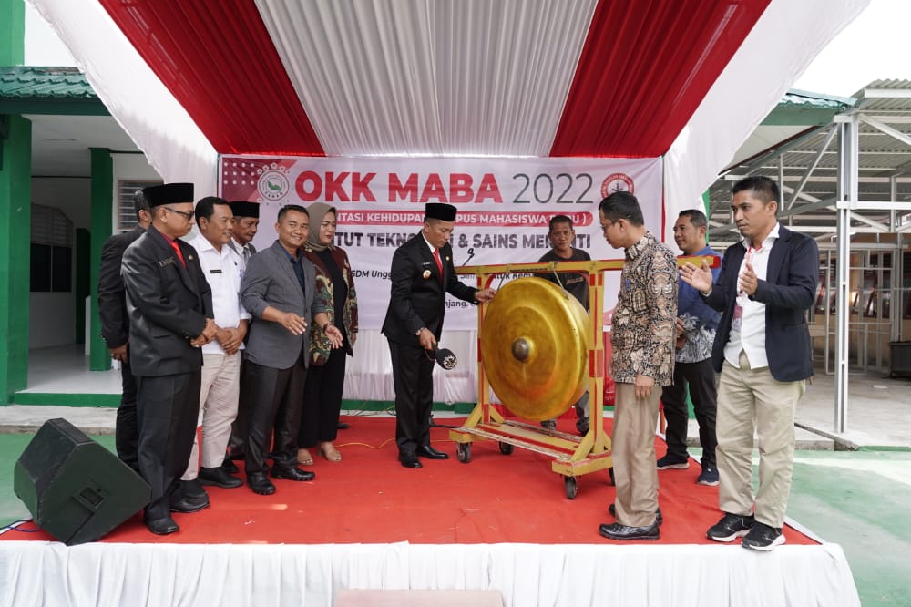 Pembukaan OKK Maba ITS Tahun 2022, Bupati HM Adil : Jangan Patah Semagat  Mengejar Ilmu