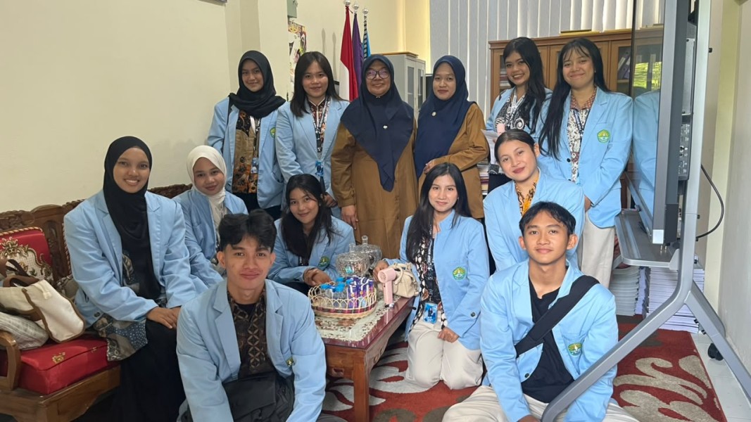 Siswa SDN 145 Pekanbaru Antusias Ciptakan Gantungan Kunci Unik