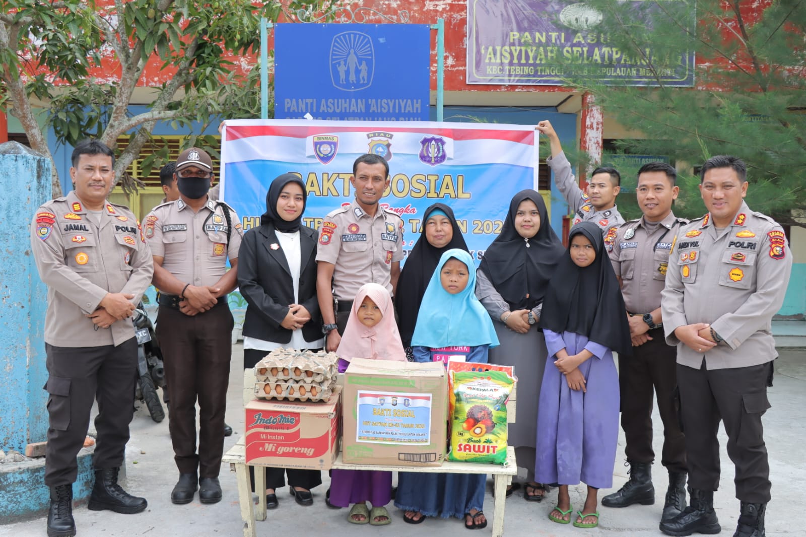 HUT ke-42, Satpam dan Polres Meranti Gelar Baksos