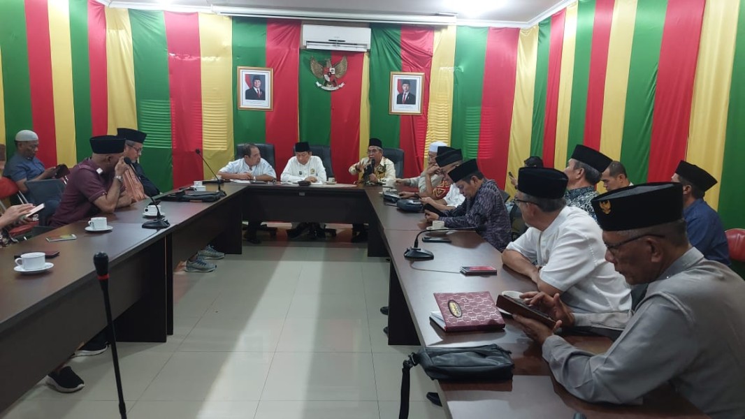 Riau Menuju Martabat Baru: Maklumat Daerah Istimewa Dikumandangkan di Balai Adat