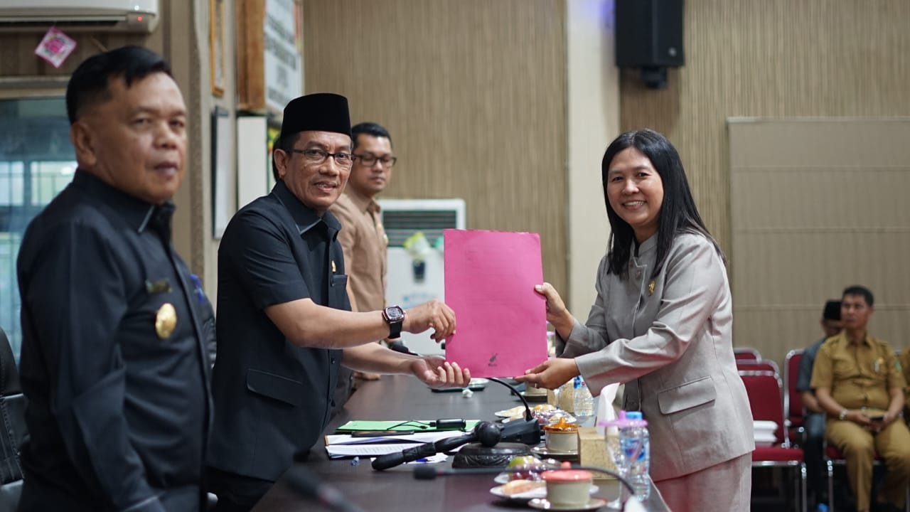 DPRD Kepulauan Meranti Berikan Pandangan Umum Fraksi Terhadap Dua Ranperda Oleh Pemerintah Daerah