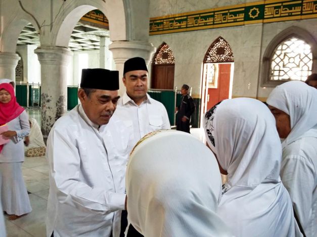 Mantan Walikota Pekanbaru Herman Abdullah Dilarikan ke RS Awal Bross
