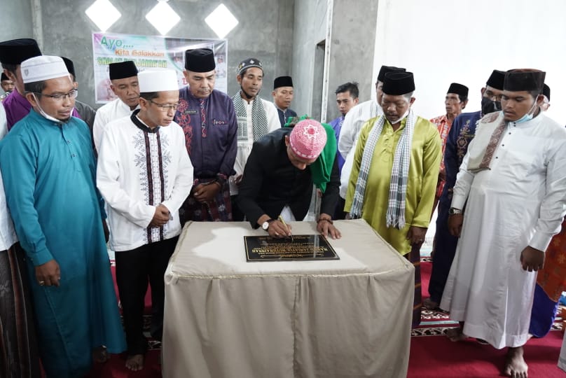 Bupati HM Adil Resmikan Musholla Menjadi Masjid Jamiatul Mutmainah di Desa Banglas