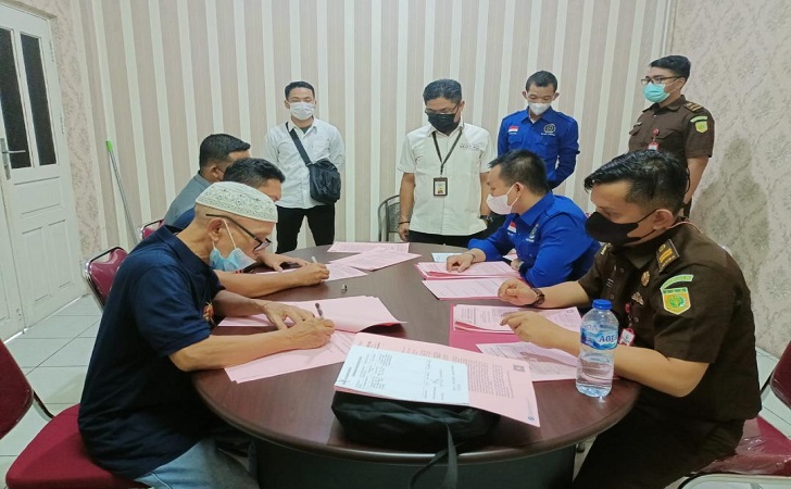 Kejati Riau Limpahkan Berkas dan Tersangka Dugaan Korupsi RSUD Bangkinang Ke JPU