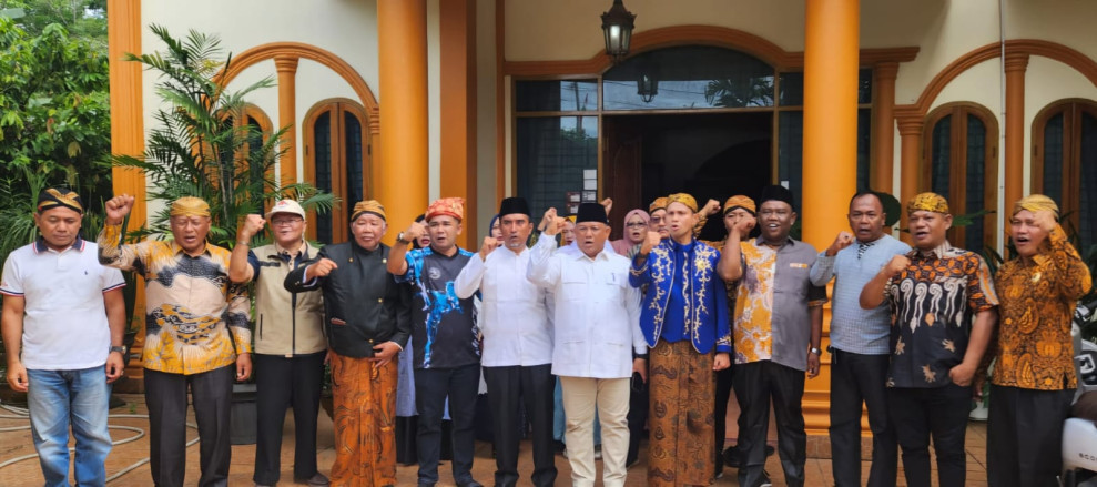 Resmi daftar KPU, Yusri pejabat pro lima desa rohul gandeng Rinto anak melayu lipat kain yang  dipoles jadi ketua IKJR walau tak bisa bahasa jawa