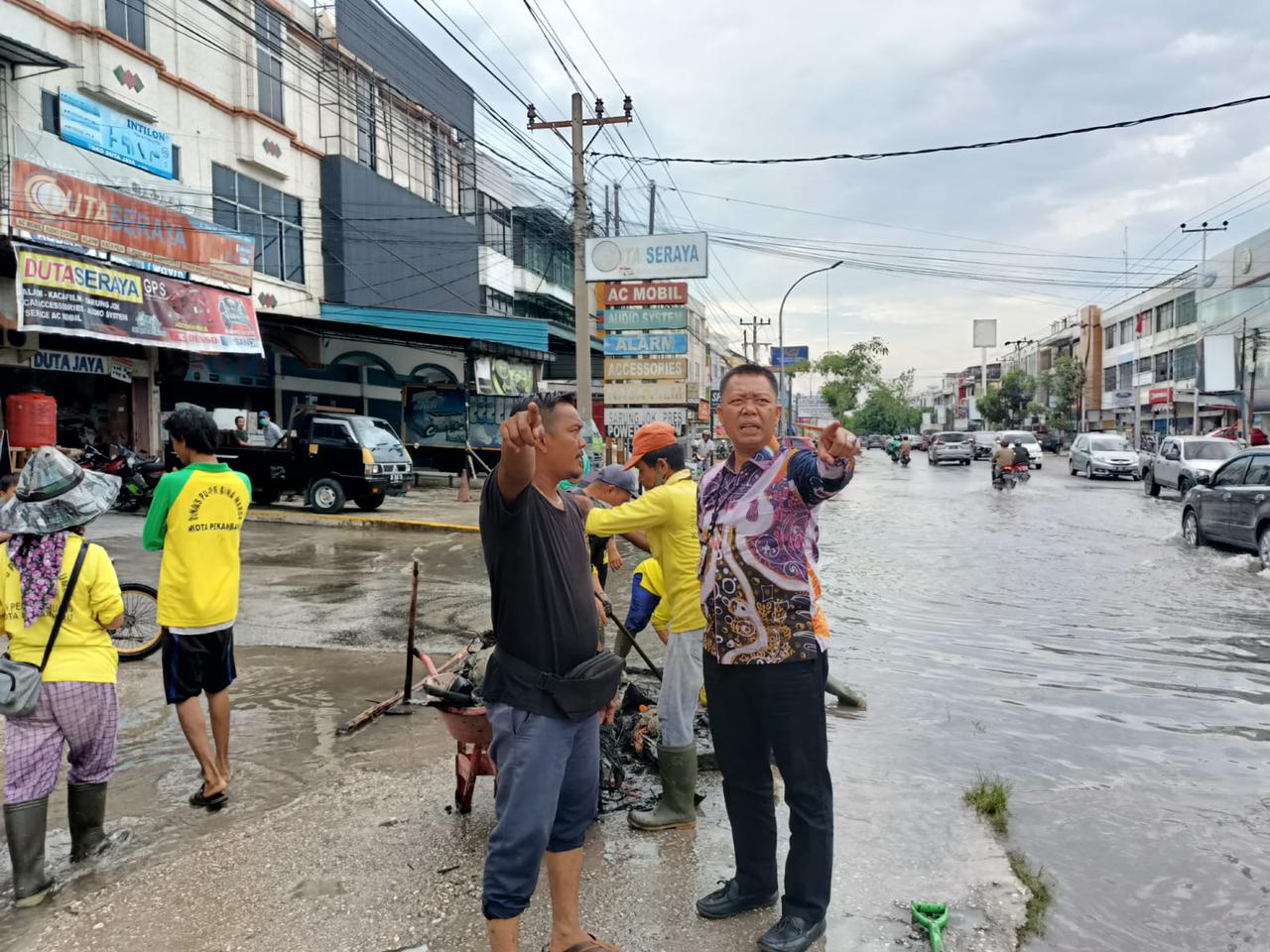 Drainase Disemen Jadi Penyebab Jalan Riau Kota Pekanbaru Sering Banjir