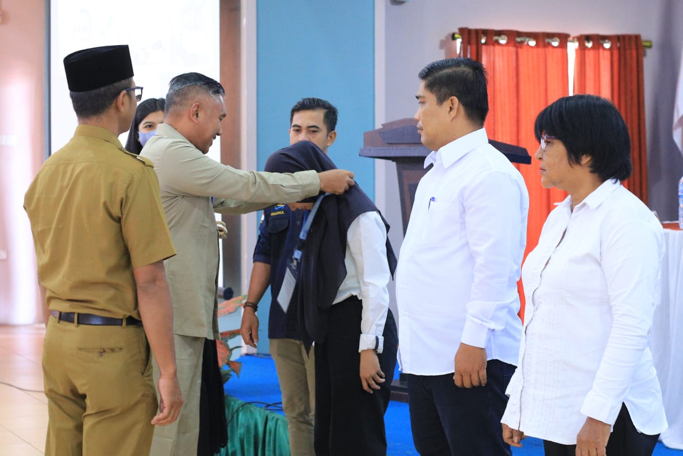 Tingkatkan Profesionalisme Wartawan, Bupati Muhammad Adil Fasilitasi UKW di Meranti.
