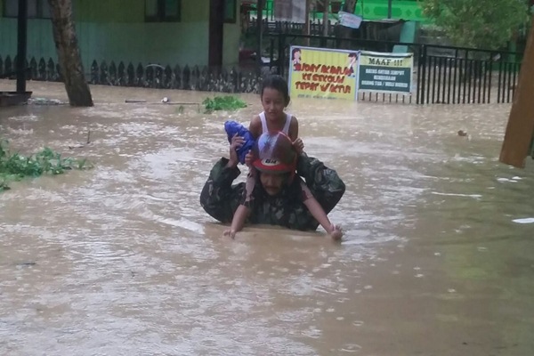 Ratusan Rumah Terendam Banjir di Padang
