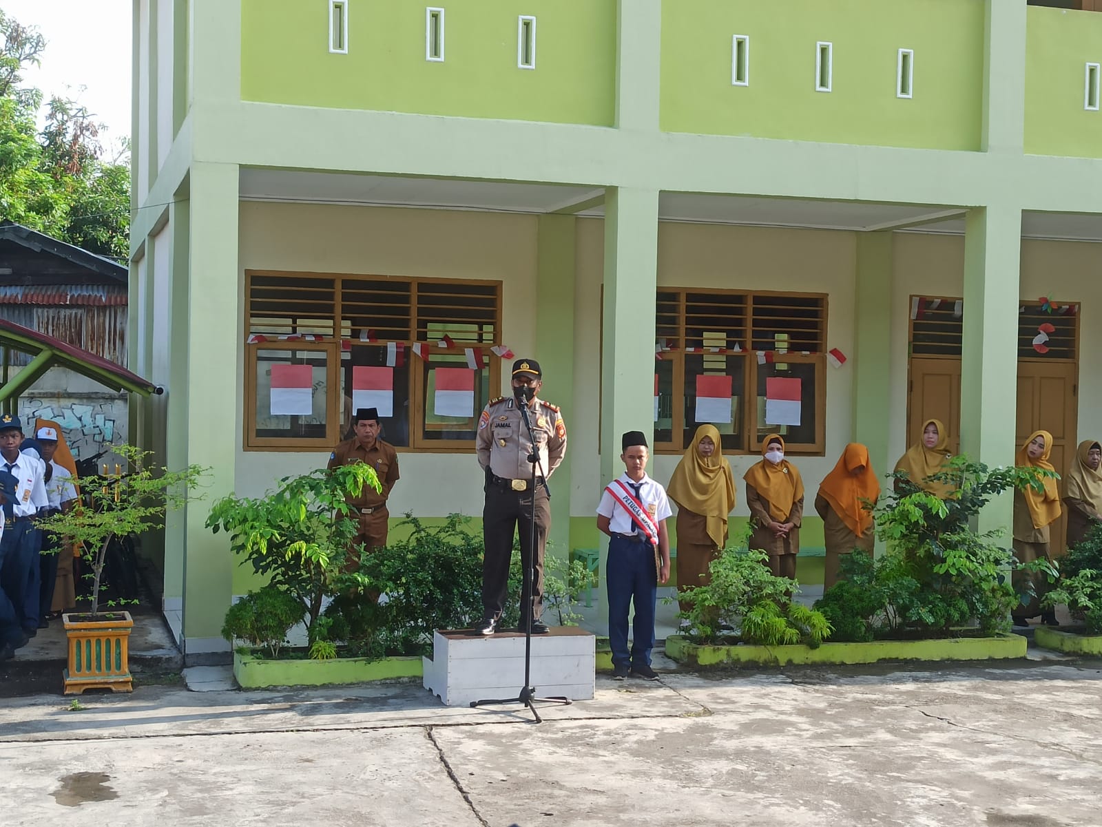 Polres Meranti Tanamkan Rasa Cinta Tanah Air dan Kebangsaan Kepada Pelajar