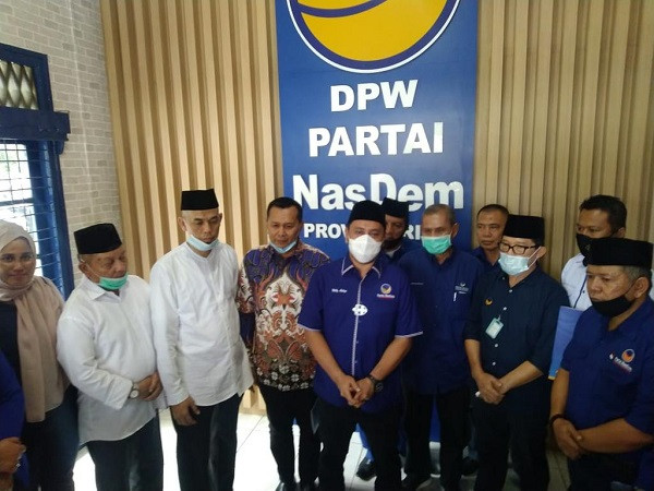 Partai Nasdem Serahkan SK Dukungan Untuk Pilkada Rohul, Meranti, Dumai, Pelalawan