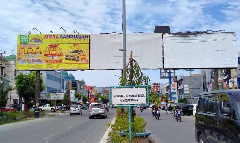 Polisi Tahan Pimpinan CV RB  Terkait Penebangan Pohon di Median Jalan Tuanku Tambusai