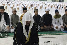 Bagaimana Cara Memilih Imam Shalat?