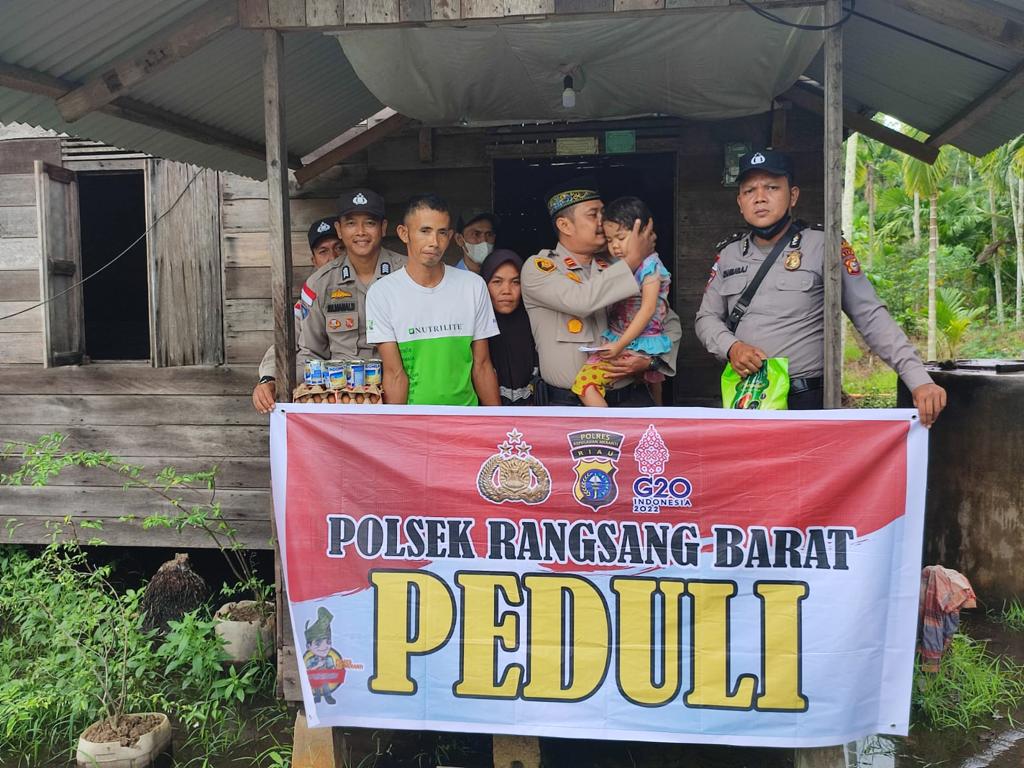 Dapat Informasi dari Medsos, Polsek Rangsang Barat Gerak Cepat Bantu Anak Penderita Leukimia