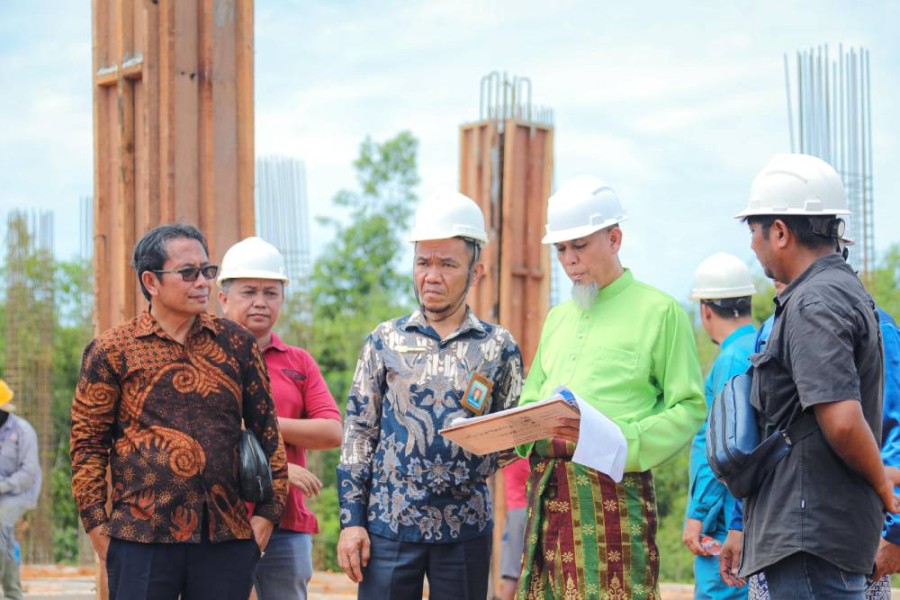 Tinjau Progres Pembangunan Stadion dan GOR Mini, Kepala Perwakilan BPKP Provinsi Riau Tekankan Keselarasan Antara Ketepatan dan Kecepatan