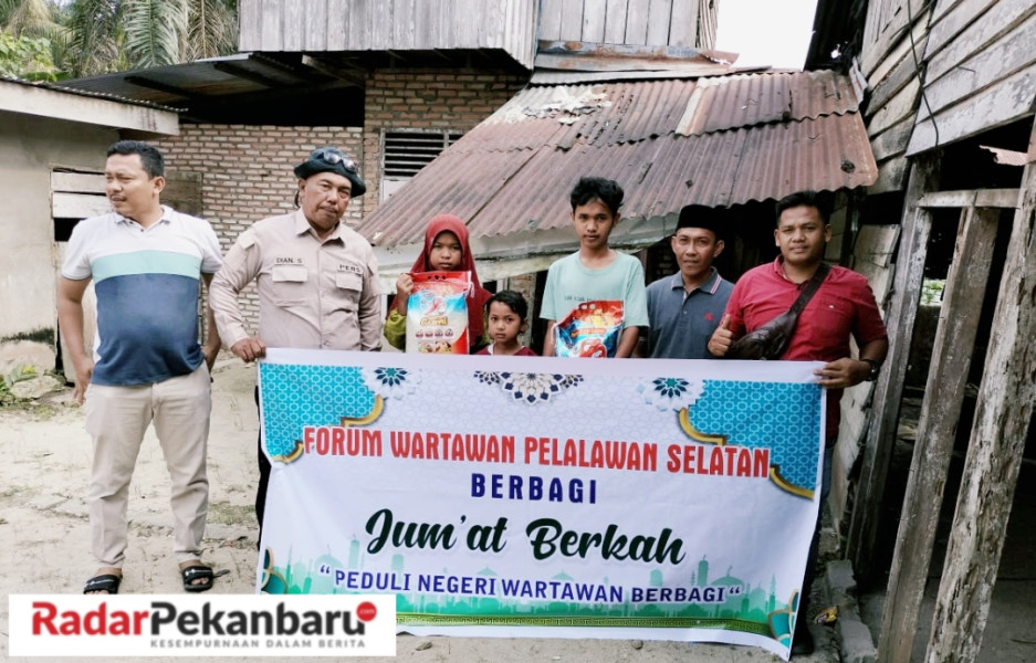 Forum Wartawan Pelalawan Selatan Menggelar Bakti Sosial Bertajuk Peduli Negeri, Wartawan Berbagi