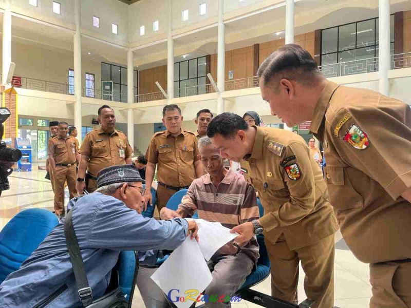 Markarius Anwar: Kantor Bapenda Harus Layani Masyarakat dengan Hati dan Senyum