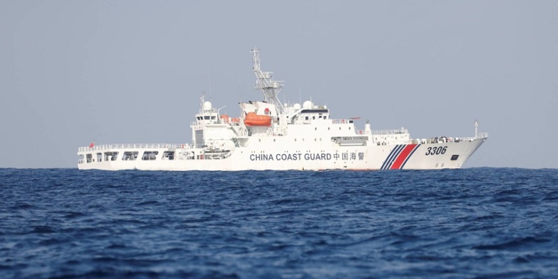 Kapalnya Diblokir Penjaga Pantai China dengan Meriam Air di LCS, Filipina Mengamuk