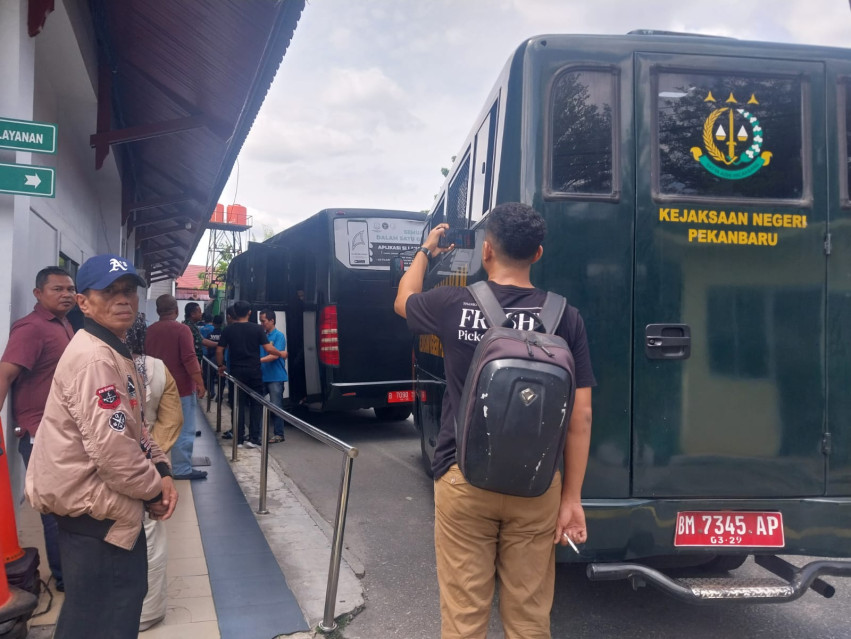 Enam Tahanan Kabur dari Mobil Kejari Pekanbaru, Empat Berhasil Ditangkap