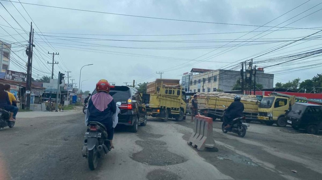 Pemkot Pekanbaru Targetkan Lebih 42 Kilometer Jalan Rusak Diperbaiki Selama 2026
