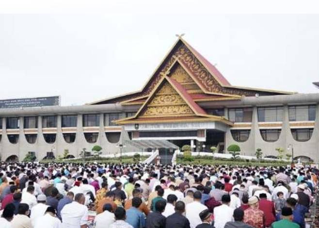 Pemprov Riau Hanya Gelar Salat Id di Halaman Kantor Gubernur