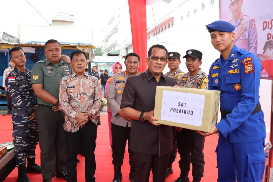 Program Polri Peduli Budaya Literasi, Kapolres Meranti Resmikan Pustaka Apung