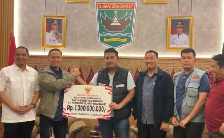 Pekanbaru Salurkan Rp1,5 Miliar Untuk Korban Bencana Di Sumbar, Disambut Hangat Vasco