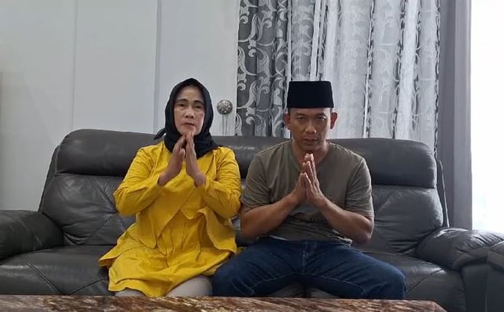 Kasir bersama Istri Minta Maaf Usai Sang Putra Tikam Warga Di Pekanbaru